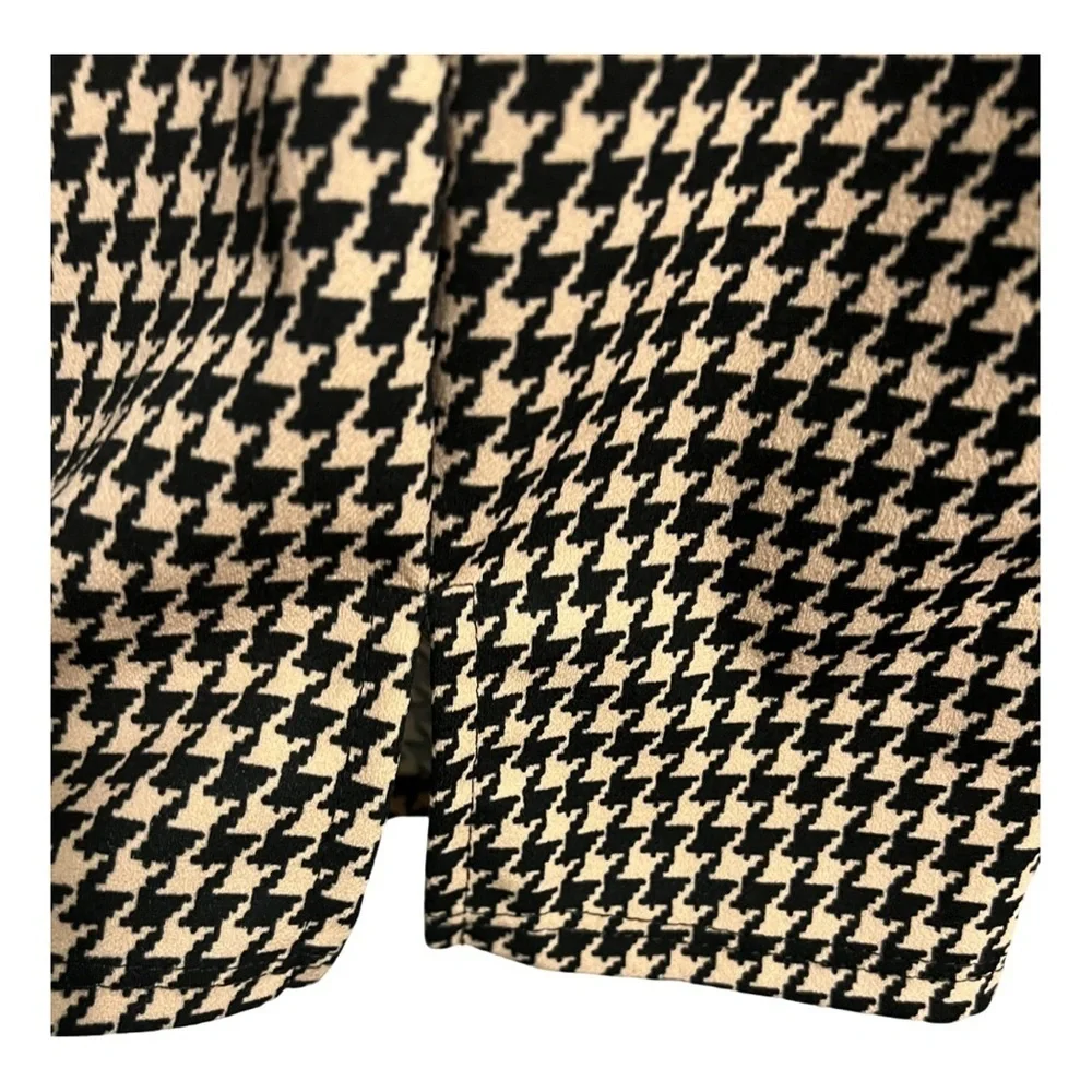 Chic Pink and Black Mini Pencil Skirt for Work - Picture 3 of 3